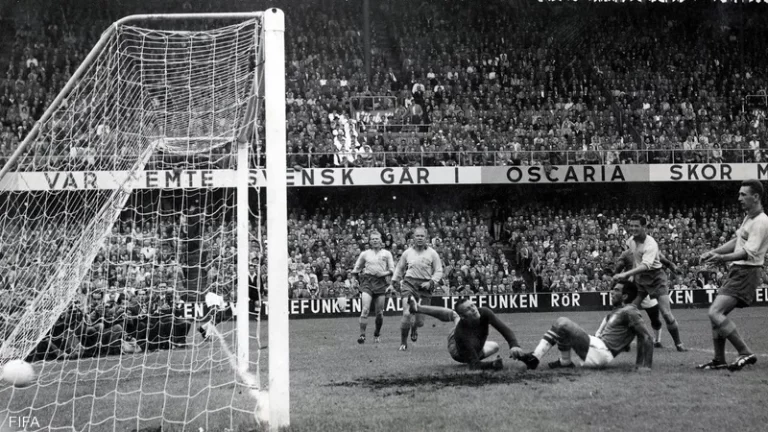 وفاة “آخر لاعب حي” في نهائي مونديال 1958