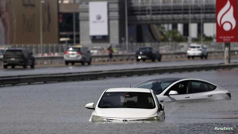 بعد الأمطار القياسية.. دبي تطلق مشروعا لتطوير شبكة تصريف الأمطار