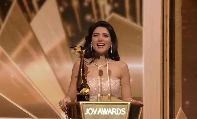 بعد تتويجها بجائزة Joy Awards... نارين بيوتي تبكي فرحًا وتوجه رسالة أمل وطموح لجمهورها