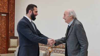 وسط تصاعد القلق الدرزي... لقاء مفاجئ بين جنبلاط وأحمد الشرع