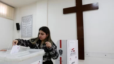  الأحزاب تدخل الانتخابات متخفّية في الشوف وعاليه: معارك عائليّة بصبغات سياسية | العونيون يستعيدون «الأرض»... و«المستقبل» حاضر رغم العزوف