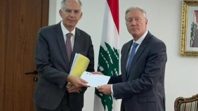 ماغرو سلّم رجيّ نسخة من وثائق الأرشيف الفرنسيّ الخاص بالحدود اللبنانية-السورية