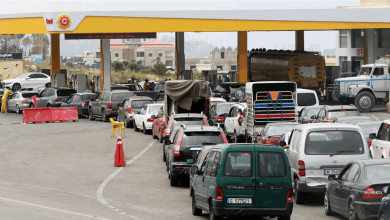 طوابير أمام محطات البنزين في لبنان.. ما القصة؟