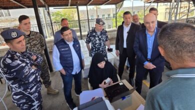 وزير الداخلية تفقد عملية تسليم صناديق الاقتراع إلى رؤساء الأقلام والكَتبة في سراي بعبدا