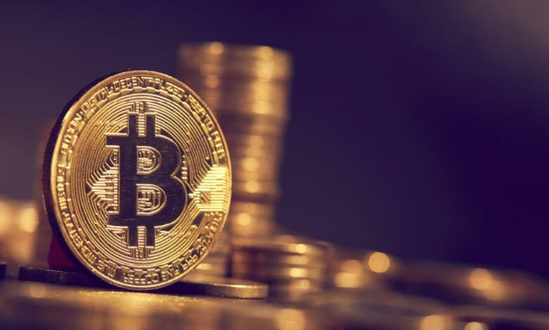 “البيتكوين” تحلّق