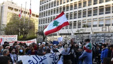 العسكريون المتقاعدون: اقفال وخنق للطرق العامة يوم غد وعمليات احتجاج لن تتوقف حتى تحقيق المطالب