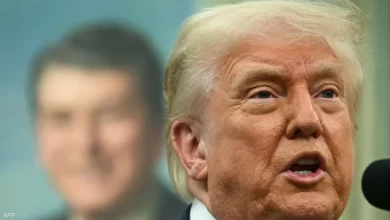 ترامب يلمح إلى إمكان تخفيف عقوبات سوريا